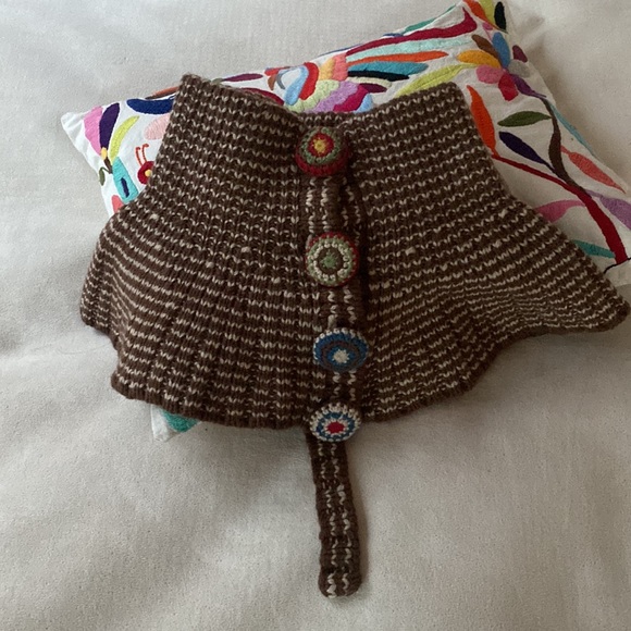 statement piece wearable art mini cape crochet w buttons - Picture 7 of 11